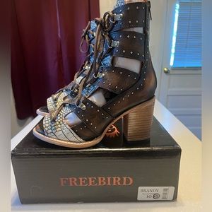 Freebird Brandy NIB size 10